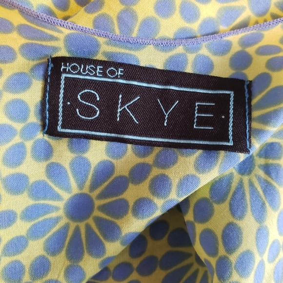 House of Skye Kimono-style Fringed Wrap - Picture 4 of 4